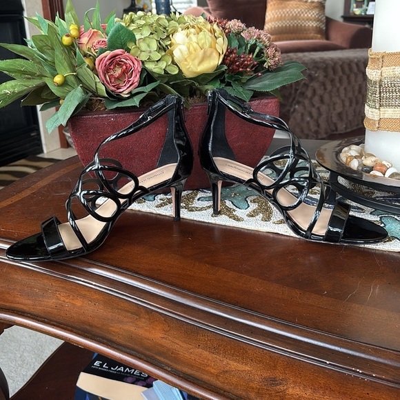 Antonio Melani Patent Leather Black Peep Toe Pumps Sling Back Heels w/ Back Zip - Picture 4 of 16